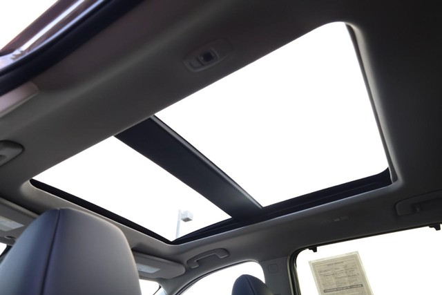 Nissan Rogue Vehicle Image 12