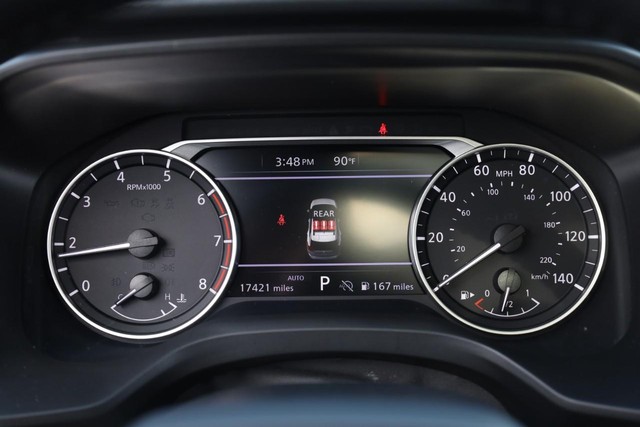 Nissan Rogue Vehicle Image 14