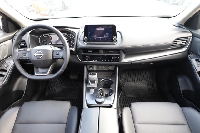 Nissan Rogue Vehicle Image 26