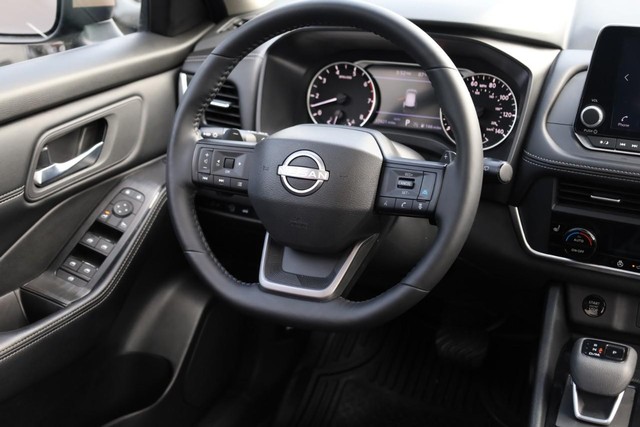 Nissan Rogue Vehicle Image 27