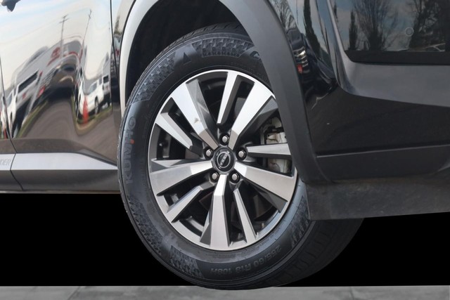 Nissan Pathfinder Vehicle Image 03