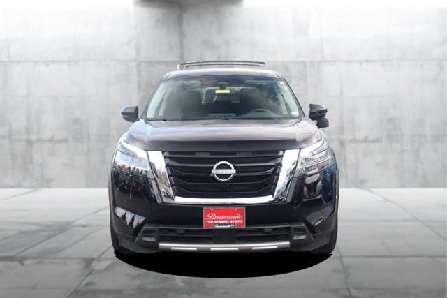Nissan Pathfinder Vehicle Image 04