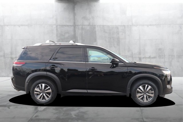 Nissan Pathfinder Vehicle Image 05