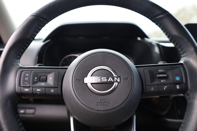 Nissan Pathfinder Vehicle Image 11