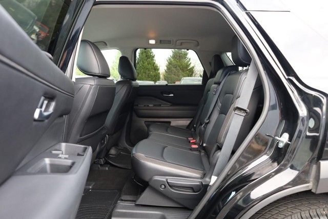 Nissan Pathfinder Vehicle Image 23
