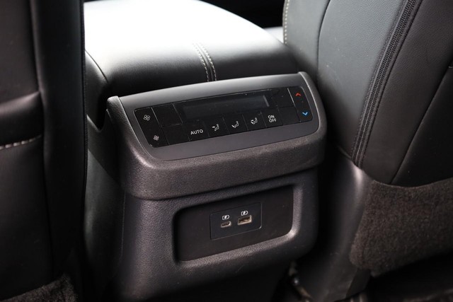 Nissan Pathfinder Vehicle Image 25