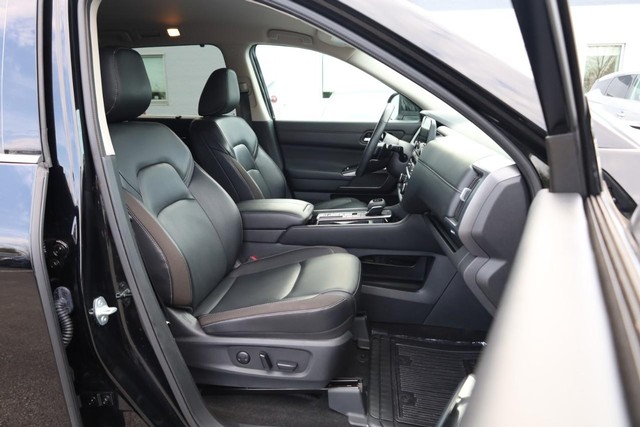 Nissan Pathfinder Vehicle Image 29