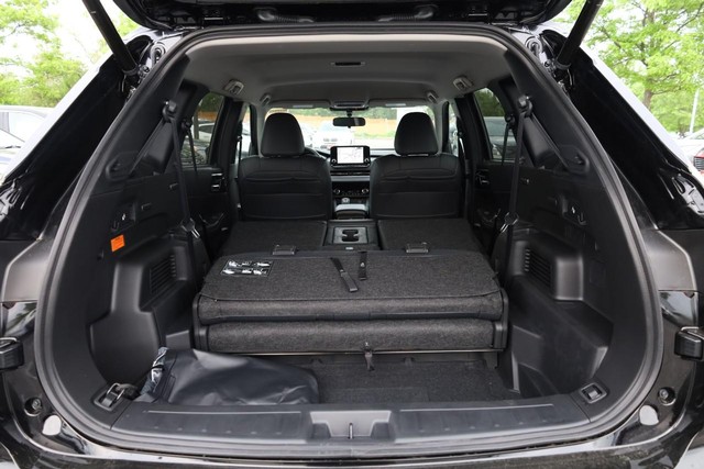 Nissan Rogue Plug-In Hybrid Vehicle Image 07