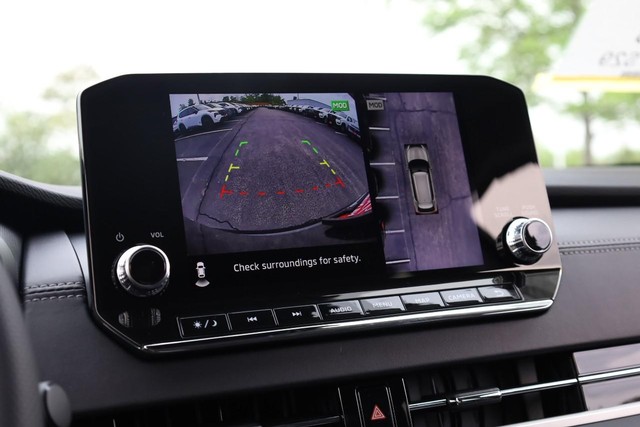 Nissan Rogue Plug-In Hybrid Vehicle Image 12