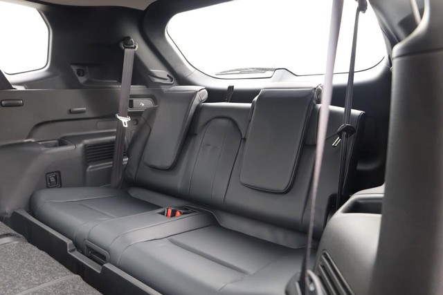 Nissan Rogue Plug-In Hybrid Vehicle Image 21