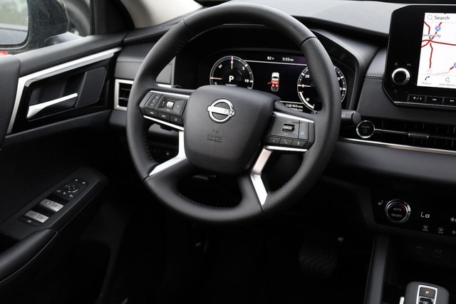 Nissan Rogue Plug-In Hybrid Vehicle Image 23