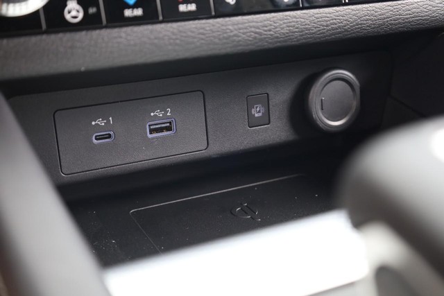 Nissan Rogue Plug-In Hybrid Vehicle Image 15