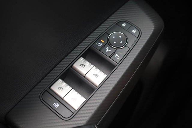 Nissan Rogue Plug-In Hybrid Vehicle Image 19