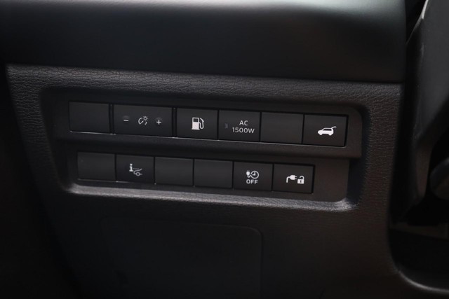Nissan Rogue Plug-In Hybrid Vehicle Image 21