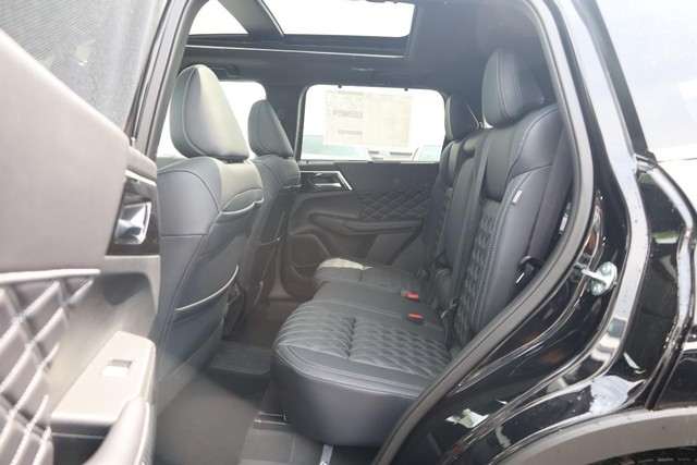 Nissan Rogue Plug-In Hybrid Vehicle Image 23