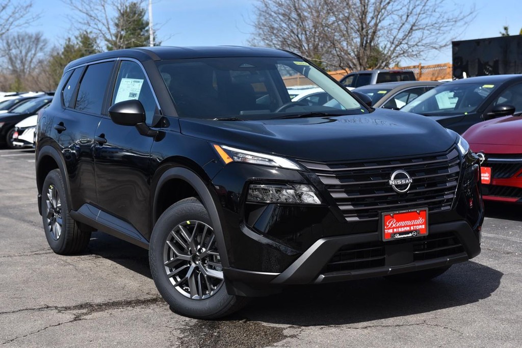 Nissan Rogue Vehicle Image 02