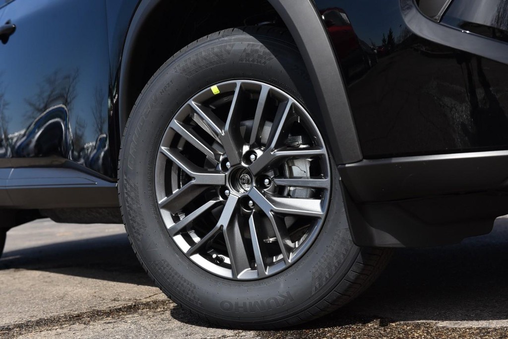 Nissan Rogue Vehicle Image 03