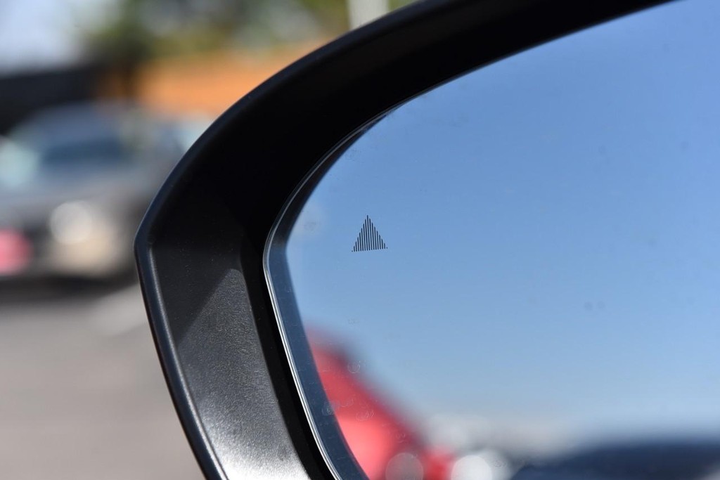 Nissan Rogue Vehicle Image 10