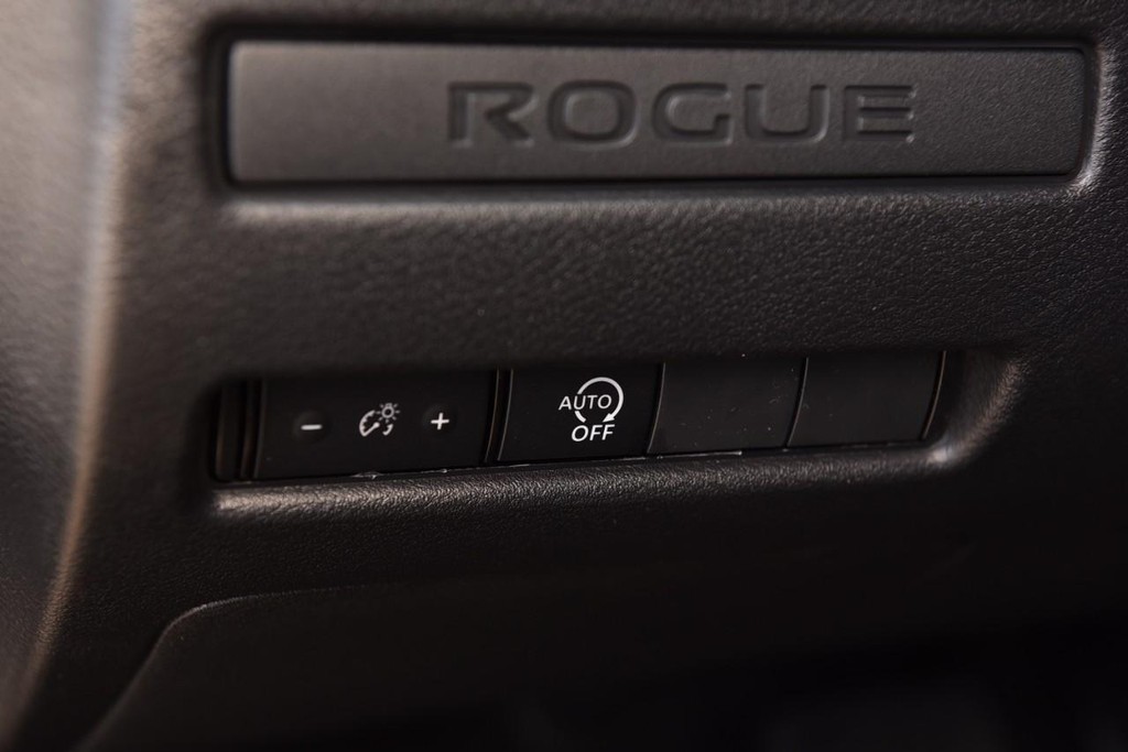 Nissan Rogue Vehicle Image 11