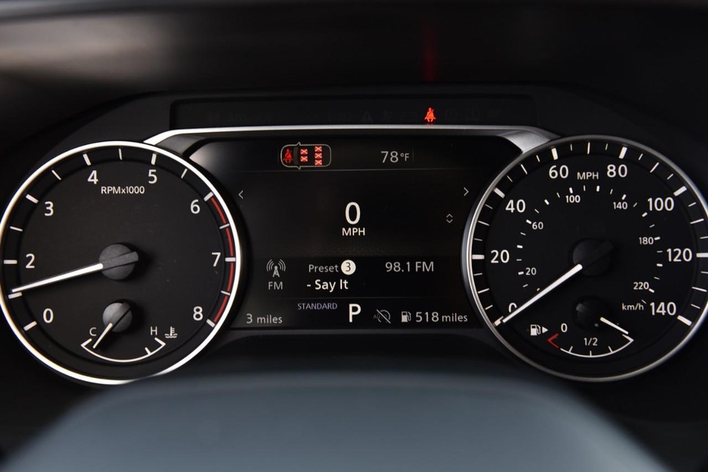 Nissan Rogue Vehicle Image 12