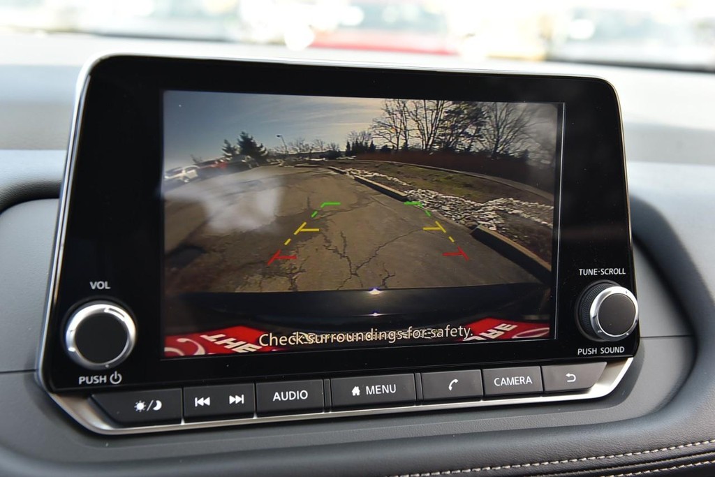 Nissan Rogue Vehicle Image 13