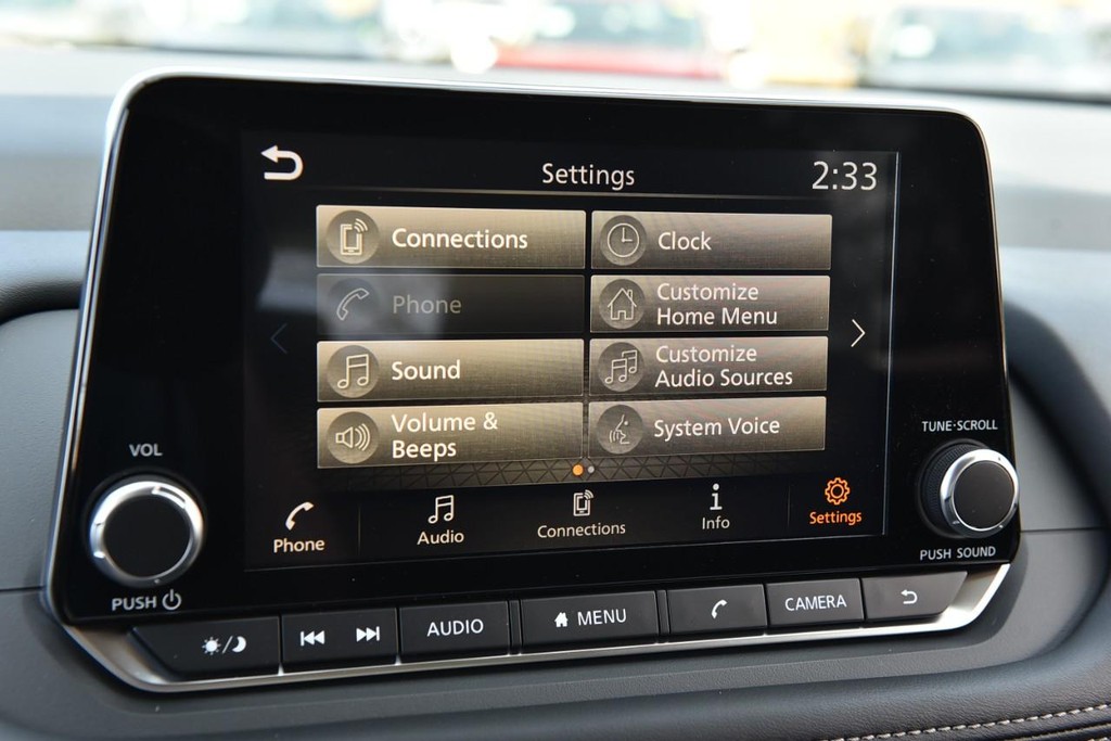 Nissan Rogue Vehicle Image 14