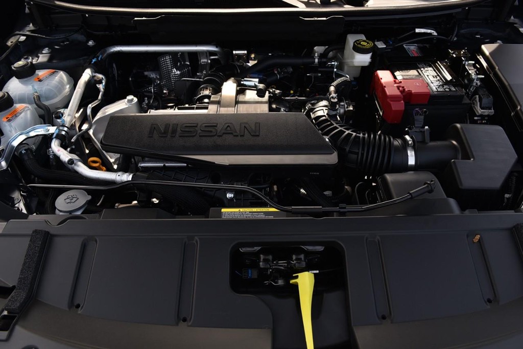 Nissan Rogue Vehicle Image 24