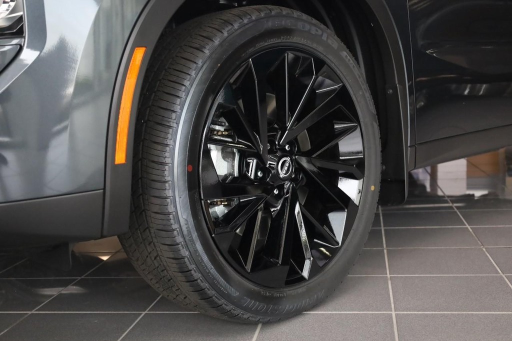 Nissan Rogue Plug-In Hybrid Vehicle Image 03