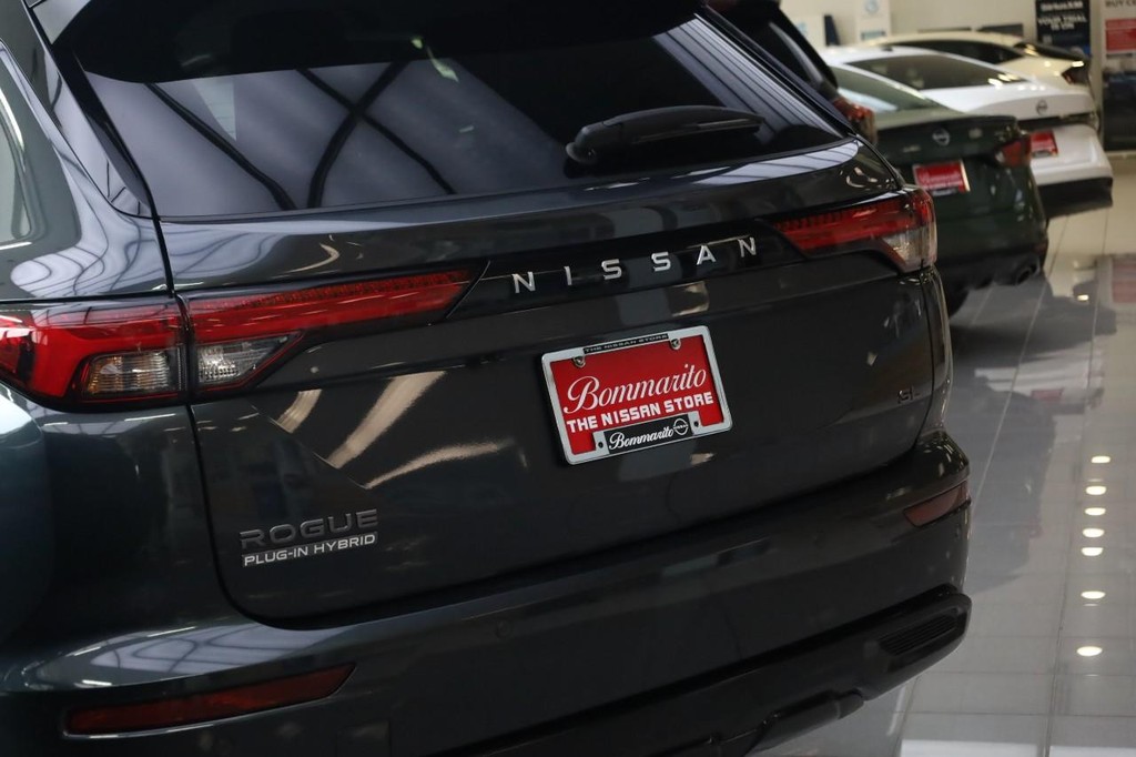 Nissan Rogue Plug-In Hybrid Vehicle Image 06