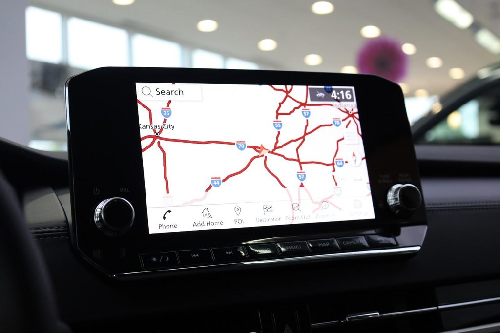 Nissan Rogue Plug-In Hybrid Vehicle Image 12
