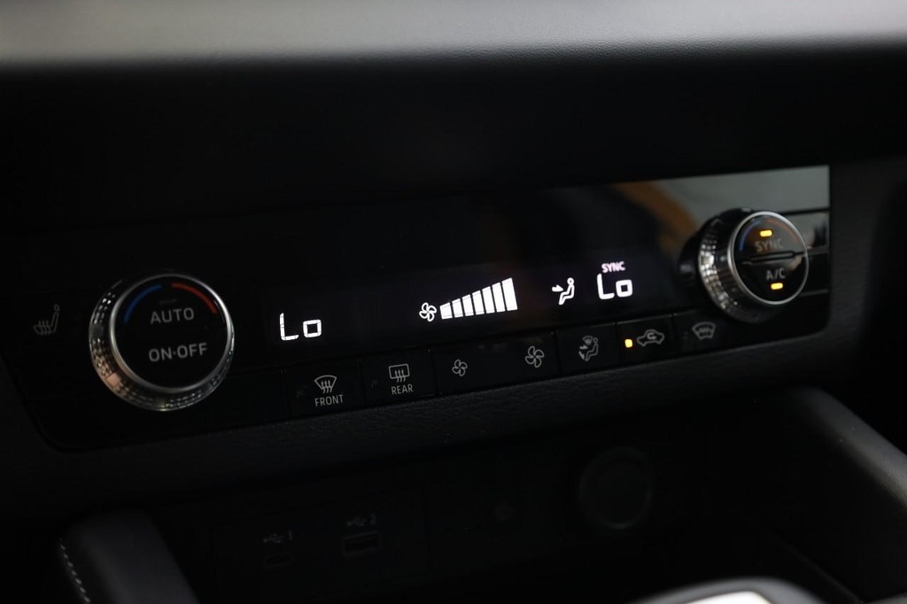 Nissan Rogue Plug-In Hybrid Vehicle Image 13