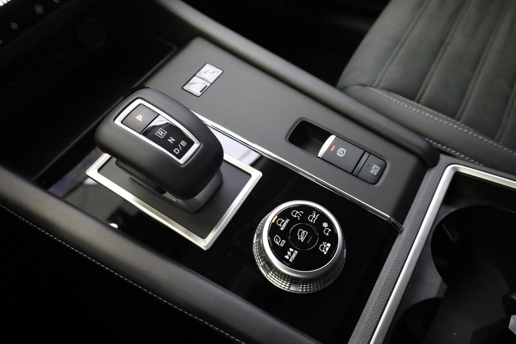 Nissan Rogue Plug-In Hybrid Vehicle Image 15
