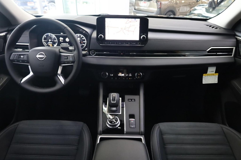 Nissan Rogue Plug-In Hybrid Vehicle Image 19