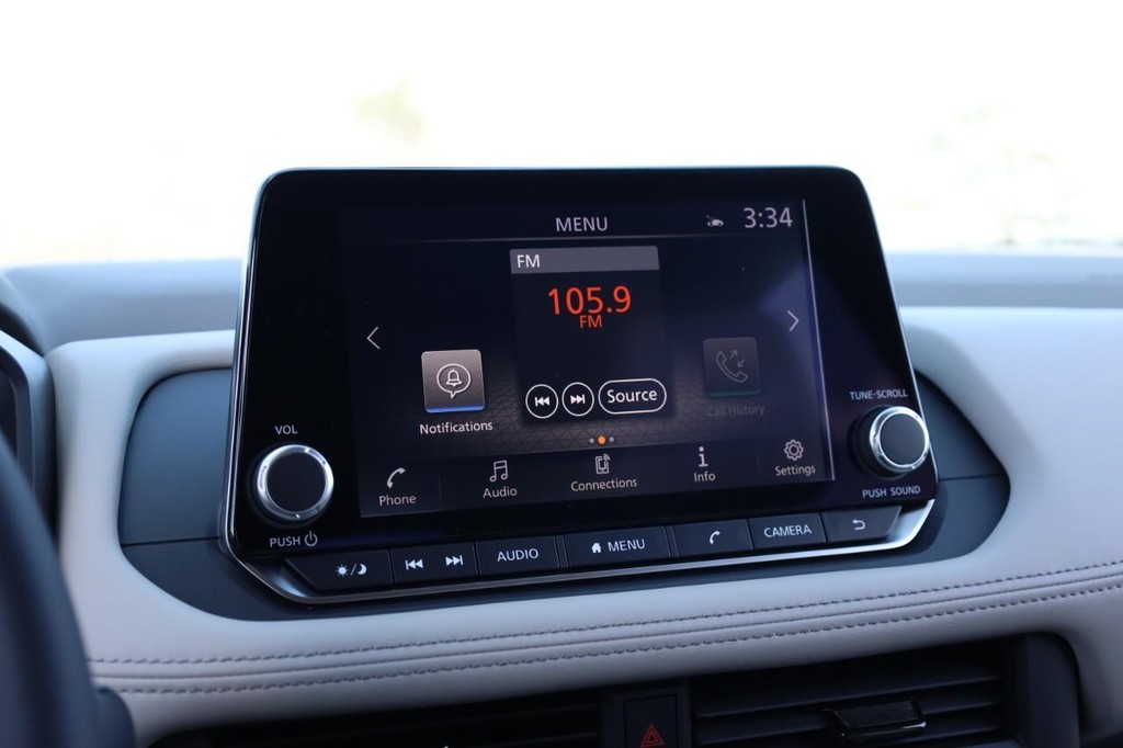 Nissan Rogue Vehicle Image 12