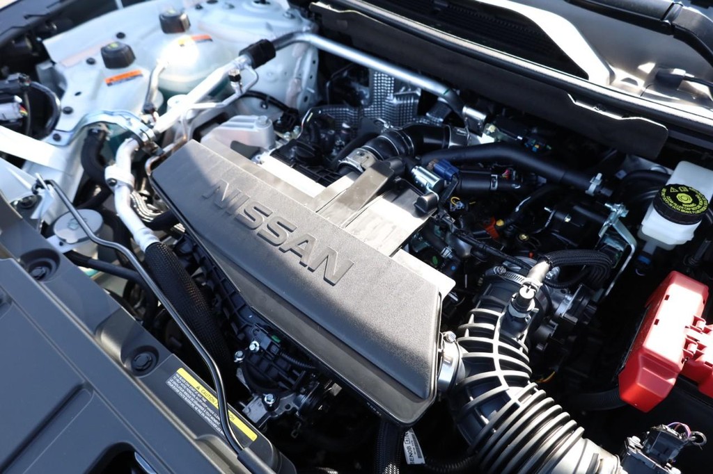 Nissan Rogue Vehicle Image 25