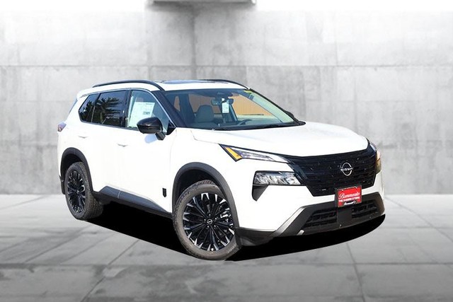 Nissan Rogue Vehicle Image 02
