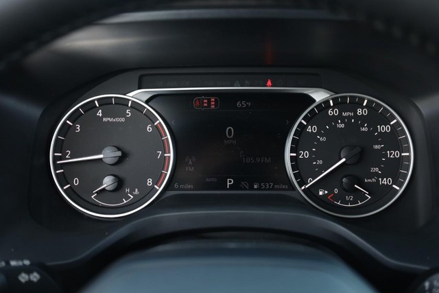 Nissan Rogue Vehicle Image 12