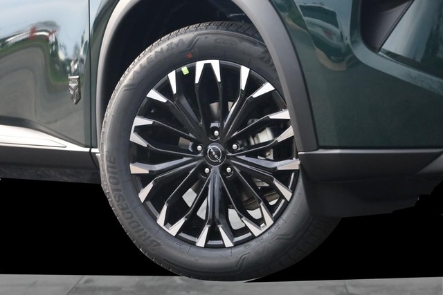 Nissan Rogue Vehicle Image 03