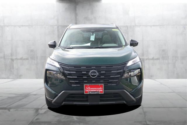 Nissan Rogue Vehicle Image 04