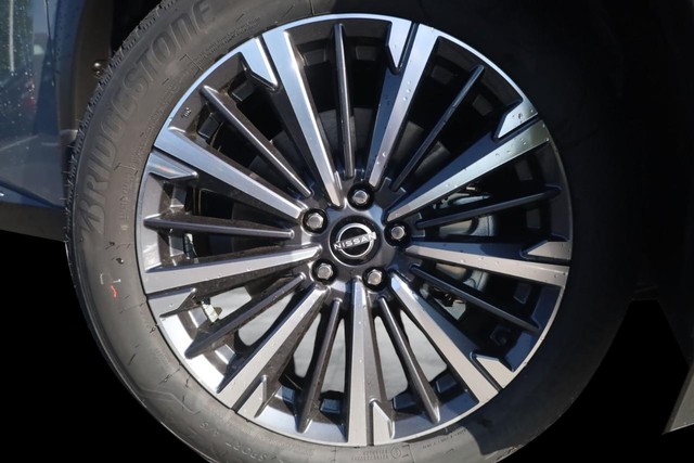 Nissan Pathfinder Vehicle Image 03