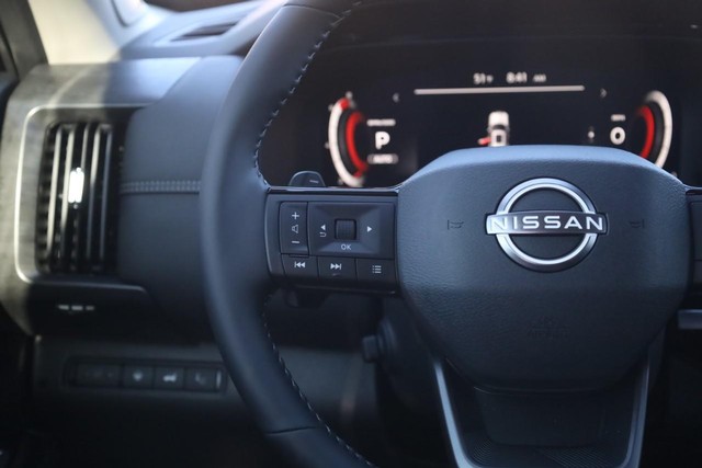 Nissan Pathfinder Vehicle Image 10