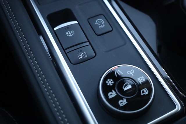 Nissan Pathfinder Vehicle Image 19