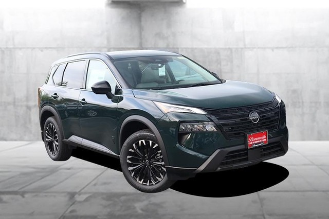Nissan Rogue Vehicle Image 02