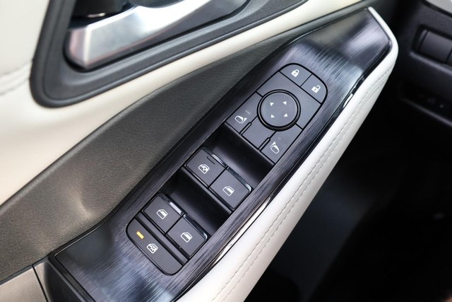 Nissan Rogue Vehicle Image 19