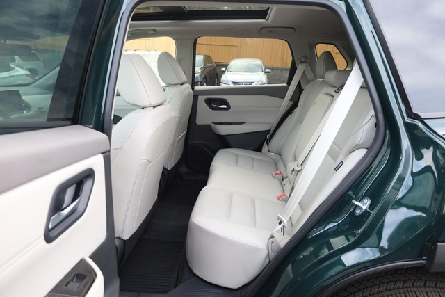 Nissan Rogue Vehicle Image 22