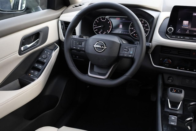 Nissan Rogue Vehicle Image 25