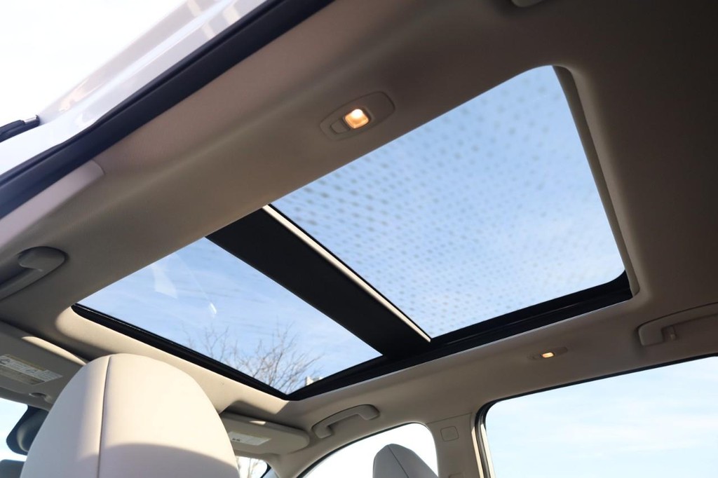 Nissan Rogue Vehicle Image 09