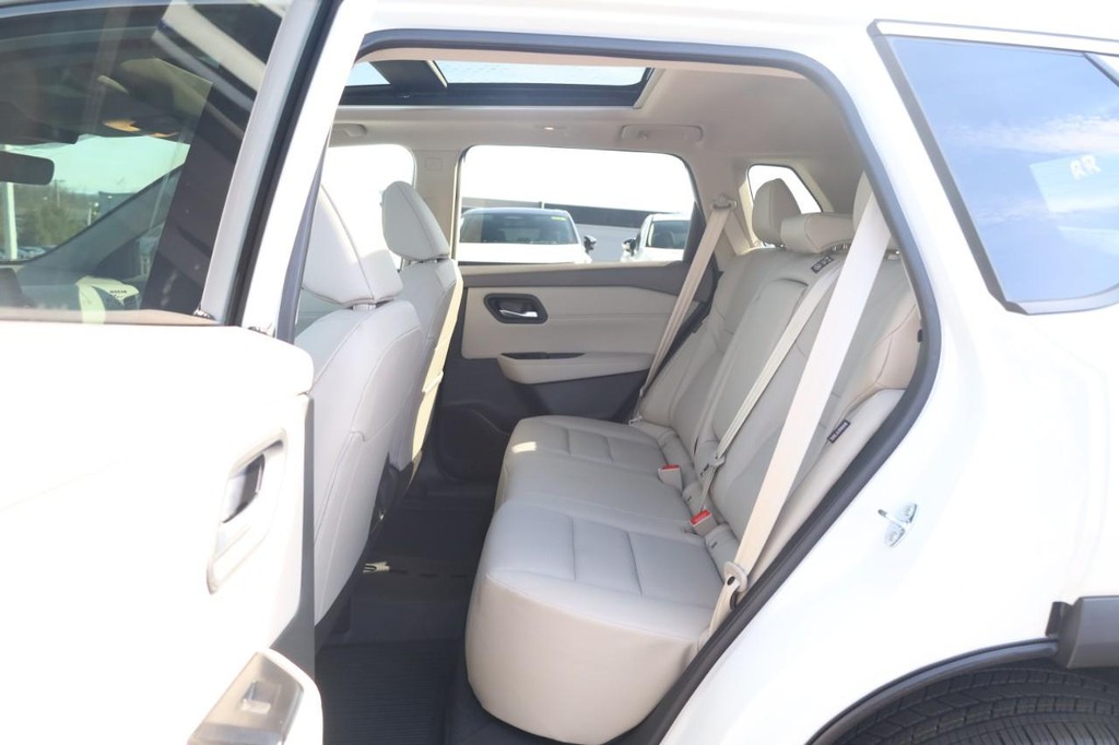 Nissan Rogue Vehicle Image 20