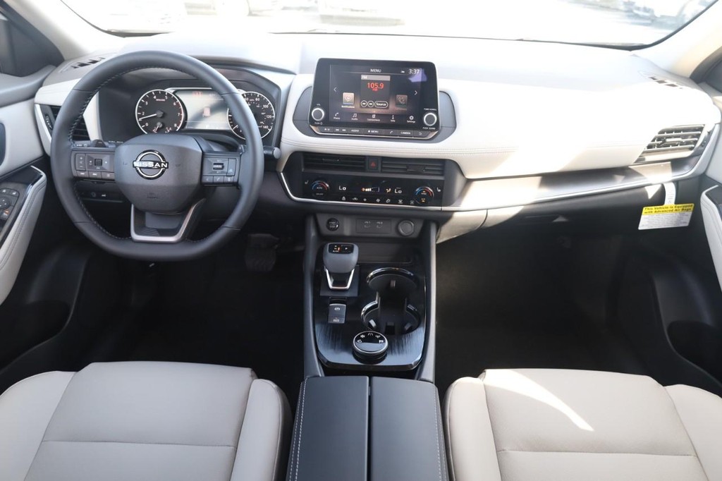 Nissan Rogue Vehicle Image 22