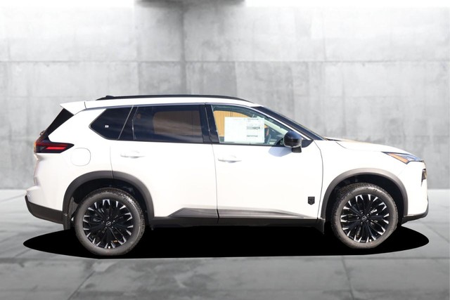 Nissan Rogue Vehicle Full-screen Gallery Image 5